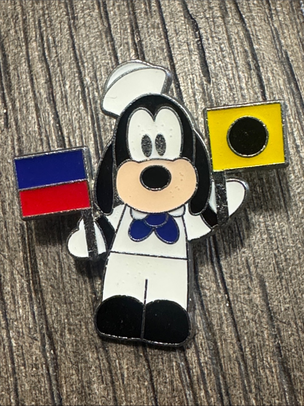 5/$25 Disney Pin Goofy Cruise Line Sailor Flags White Hat Trading Pin